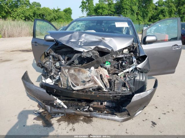 2019 TOYOTA SIENNA 5TDEZ3DC9KS215829 Photo 5