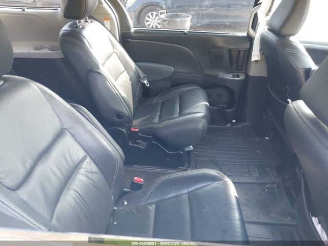 2019 TOYOTA SIENNA 5TDEZ3DC9KS215829 Photo 7