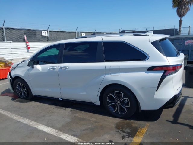 5TDESKFCXSS185106 Toyota a25a-fxs
