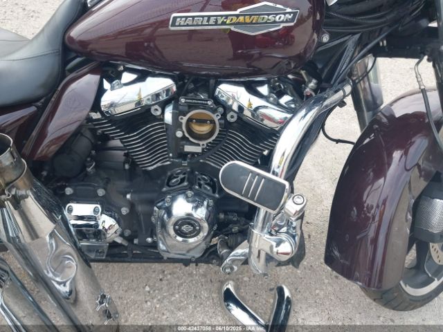 2022 HARLEY-DAVIDSON FLHX 1HD1KBC10NB609744 Photo 7