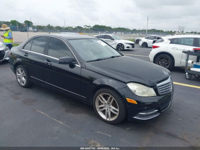 2012 MERCEDES-BENZ C 300 WDDGF8BB3CF909092