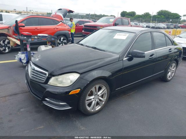 2012 MERCEDES-BENZ C 300 WDDGF8BB3CF909092 Photo 1