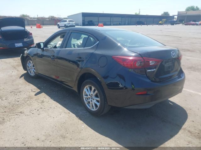 2018 MAZDA MAZDA3 3MZBN1U77JM207505 Photo 2