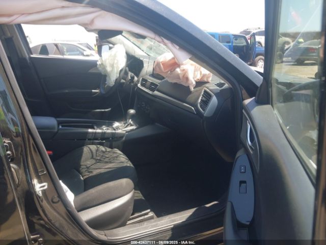 2018 MAZDA MAZDA3 3MZBN1U77JM207505 Photo 4