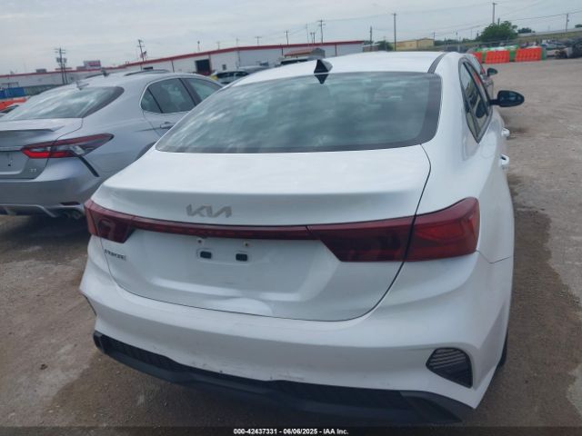 3KPF24AD6PE585357 KIA Forte Lxs