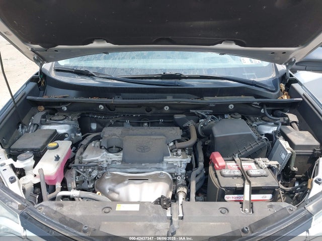 2T3ZFREV5JW491225 Toyota RAV4 LE