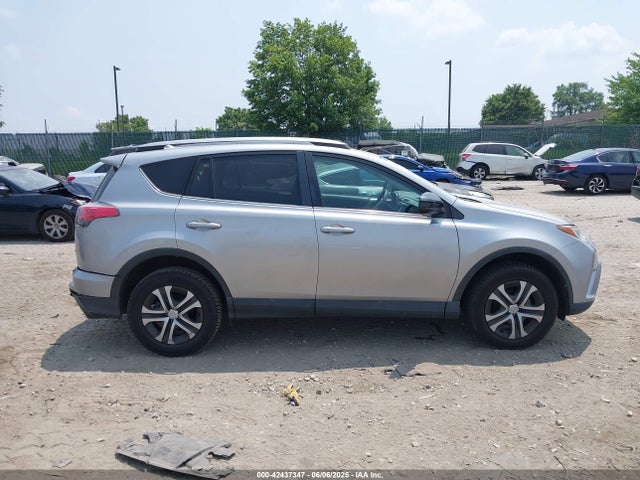 2T3ZFREV5JW491225 Toyota RAV4 LE