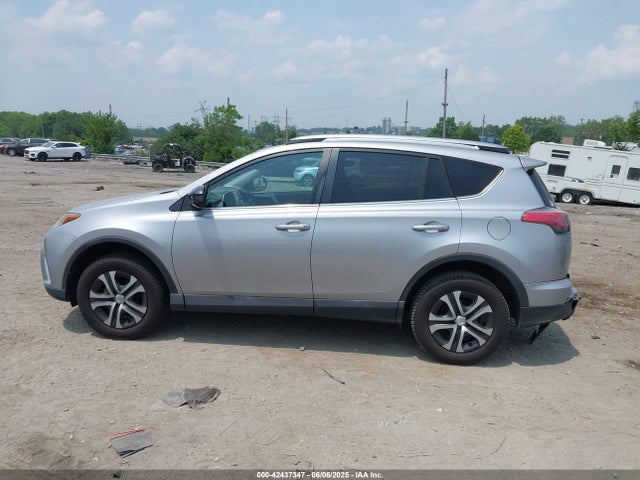 2T3ZFREV5JW491225 Toyota RAV4 LE