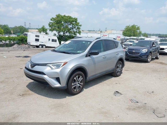 2T3ZFREV5JW491225 Toyota RAV4 LE