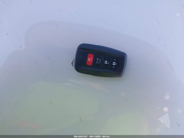 2022 TOYOTA PRIUS PRIME JTDKAMFP2N3214169 Photo 10