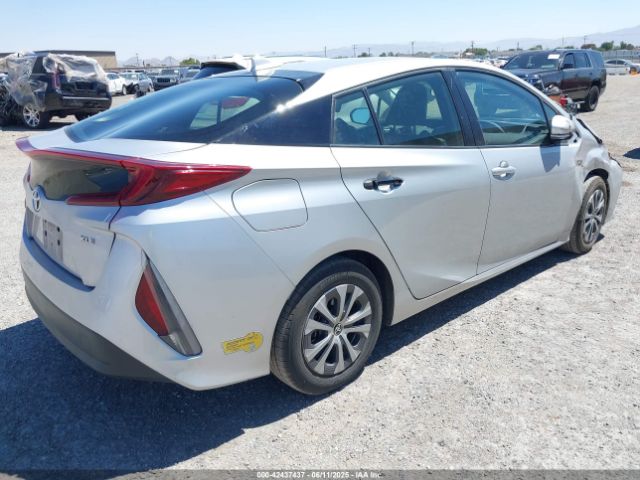 2022 TOYOTA PRIUS PRIME JTDKAMFP2N3214169 Photo 3