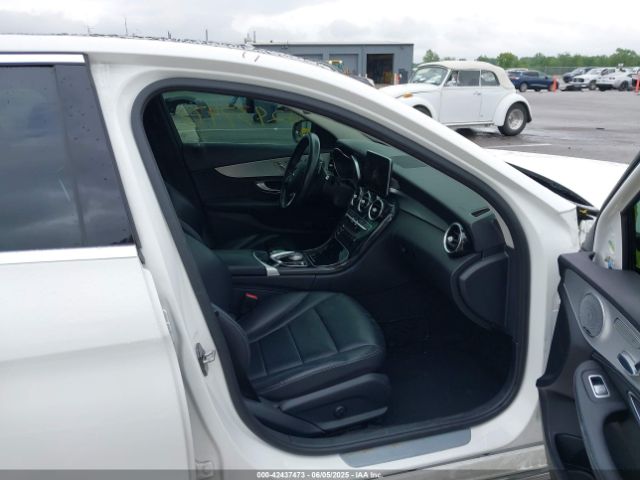 2016 MERCEDES-BENZ C 300 55SWF4KB8GU109069 Photo 4