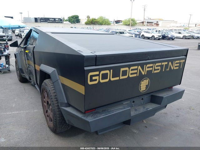 2024 TESLA CYBERTRUCK 7G2CEHED7RA022711 Photo 2