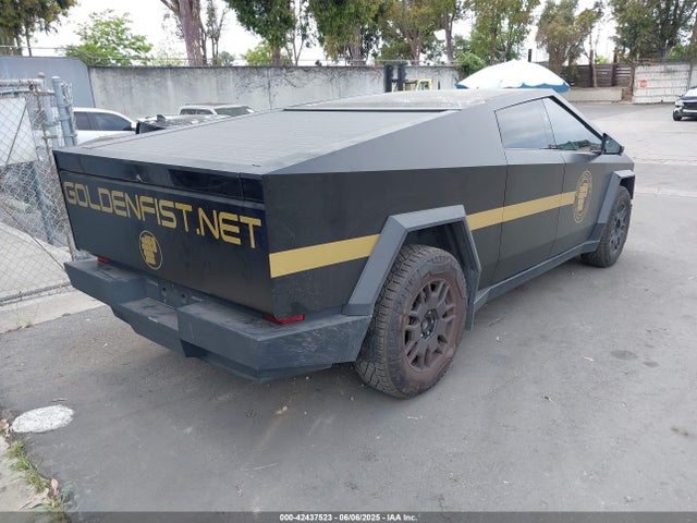 2024 TESLA CYBERTRUCK 7G2CEHED7RA022711 Photo 3