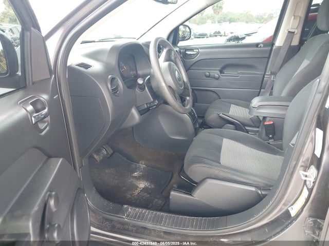 1C4NJCBAXGD642593 Jeep Compass Sport