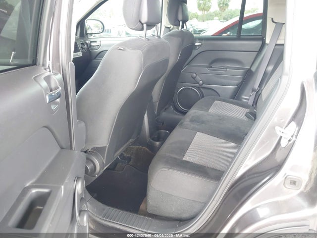 1C4NJCBAXGD642593 Jeep Compass Sport