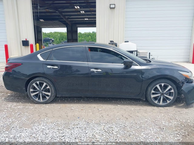 1N4AL3AP5HN348972 Nissan 2017