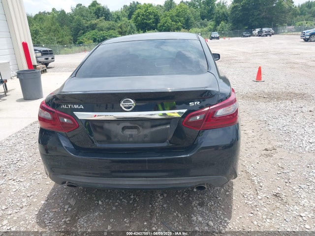 1N4AL3AP5HN348972 Nissan 2017