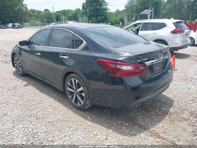 1N4AL3AP5HN348972 Nissan 2017