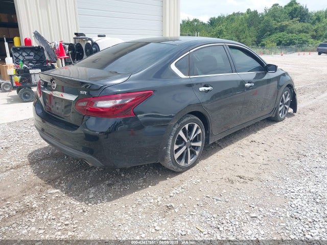 1N4AL3AP5HN348972 Nissan 2017