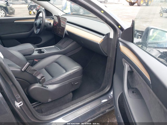 2023 TESLA MODEL Y 7SAYGDEE7PA126958 Photo 4