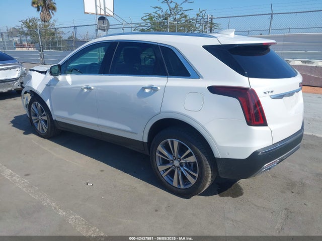 2025 CADILLAC XT5 1GYKNCRS2SZ133237 Photo 2