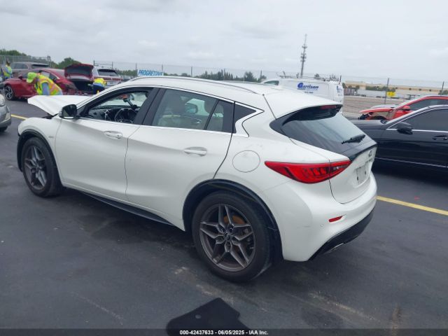 2018 INFINITI QX30 SJKCH5CP1JA053066 Photo 2