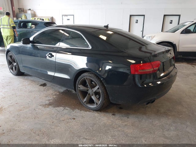 2011 AUDI A5 WAULFAFR1BA006598 Photo 2