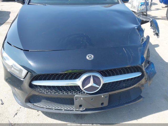 WDD3G4EB7KW020682 Mercedes-Benz m260