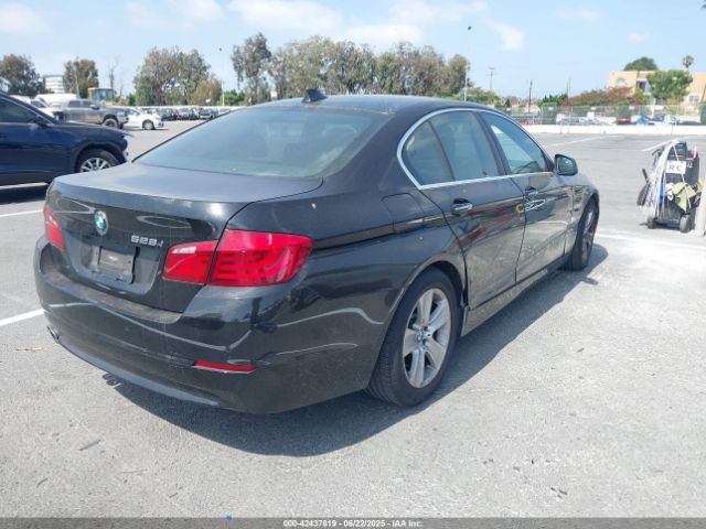 2011 BMW 528I WBAFR1C55BDS35371 Photo 3