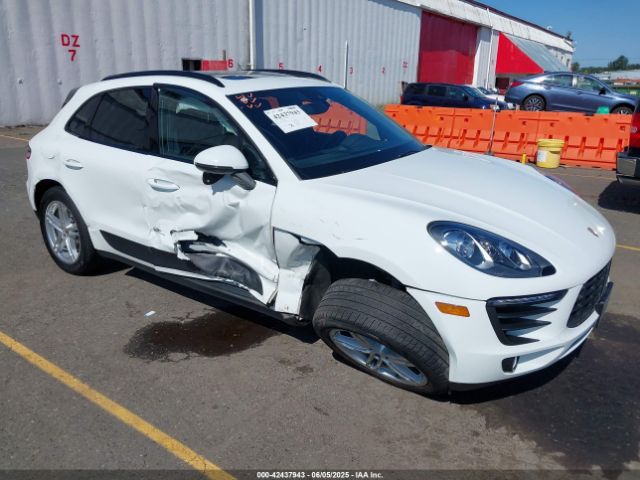 2017 PORSCHE MACAN WP1AA2A57HLB04985
