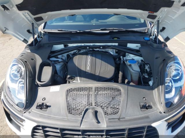 2017 PORSCHE MACAN WP1AA2A57HLB04985 Photo 9