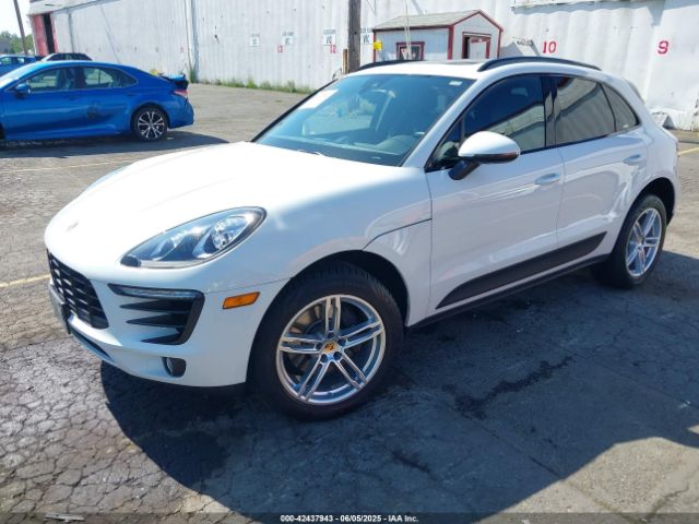 2017 PORSCHE MACAN WP1AA2A57HLB04985 Photo 1