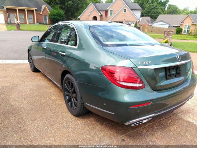 WDDZF4KB5HA102997 Mercedes-Benz E 300 4matic