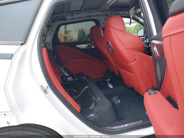 5YM23CS0XR9U57042 BMW Xm