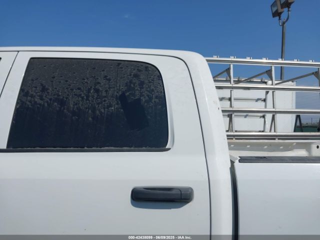 3C6UR5HJ1LG157948 RAM 2500 Tradesman  4x4 8' Box