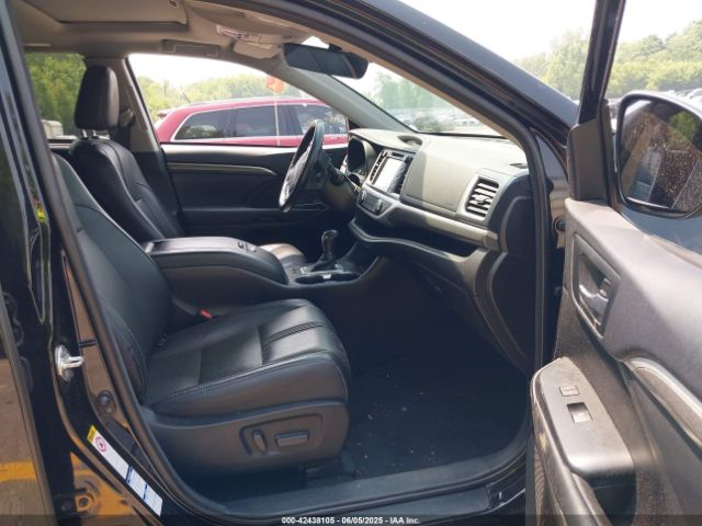 2018 TOYOTA HIGHLANDER 5TDJZRFH6JS496061 Photo 4
