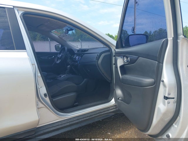 Nissan 2017 2017 KNMAT2MT4HP532110 Image 18