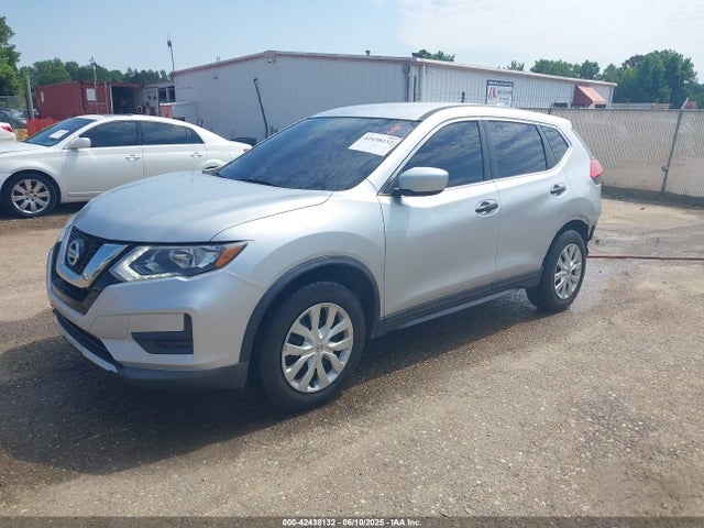 Nissan 2017 2017 KNMAT2MT4HP532110 Image 2