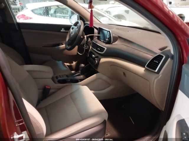KM8J2CA41LU215252 Hyundai TUCSON SE