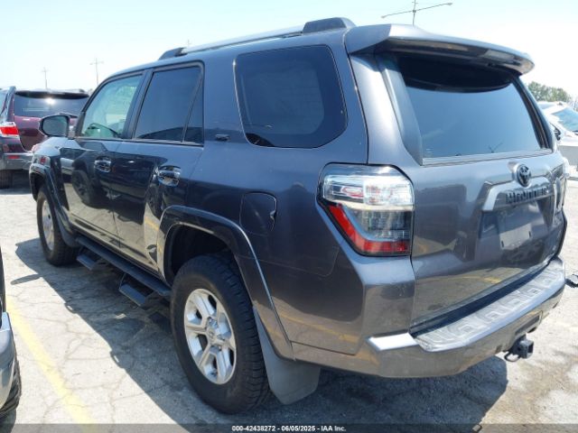 2019 TOYOTA 4RUNNER JTEBU5JR8K5724852 Photo 2