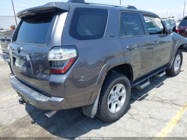 2019 TOYOTA 4RUNNER JTEBU5JR8K5724852 Photo 3