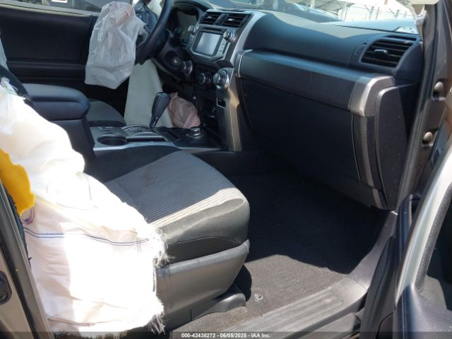 2019 TOYOTA 4RUNNER JTEBU5JR8K5724852 Photo 4