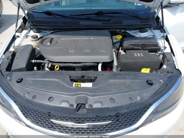 Chrysler 200 2015 1C3CCCCG8FN672290 Image 10