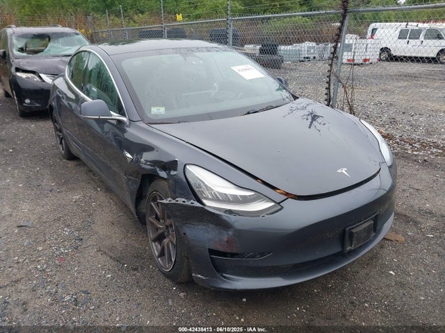 5YJ3E1EB7KF413312 Tesla MODEL 3