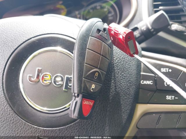 1C4PJLCB3GW221996 Jeep 2016