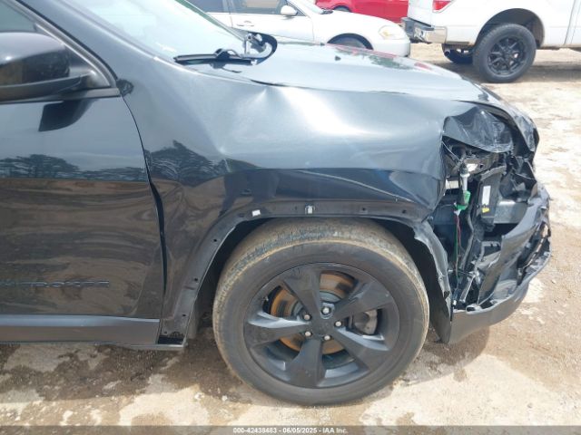 1C4PJLCB3GW221996 Jeep 2016