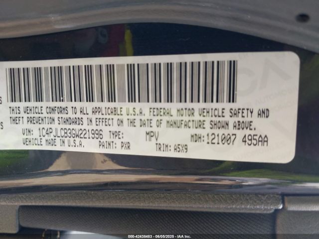 1C4PJLCB3GW221996 Jeep 2016