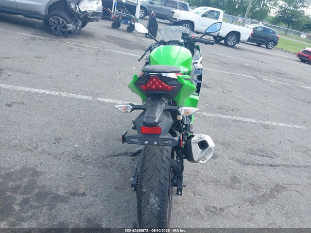 JKAEXKG18PDAS1464 Kawasaki Ninja 400