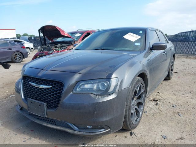 2019 CHRYSLER 300 2C3CCABG3KH562921 Photo 1
